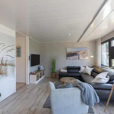 Cozy With Garden Holiday home
