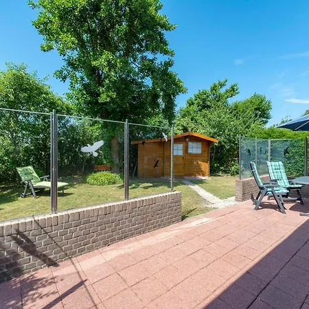 Holiday home At Garnekuul Park With Garden *