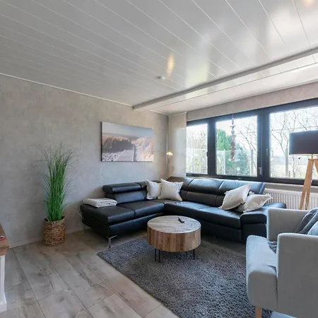 At Garnekuul Park With Garden *